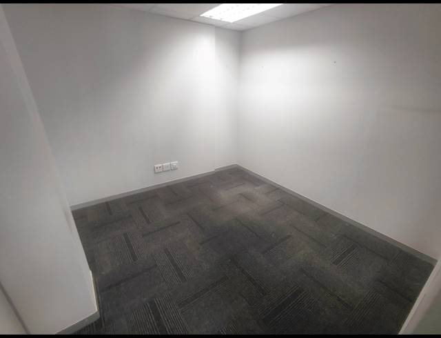 279M² OFFICE TO LET IN MAGALIESSIG